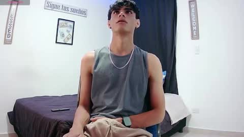 Snapshot of harrythomson1 chatting on October 30, 2:23 am harry thomson online show from October 30, 2:23 am