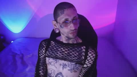 More content   2   online show from November 14, 10:55 pm