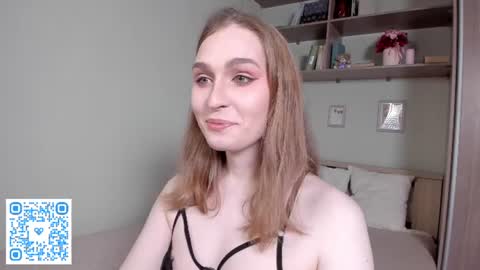Mia online show from June 14, 2:41 pm