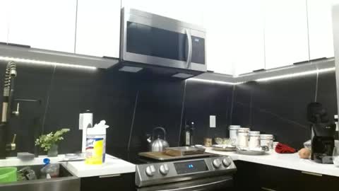 Hazel online show from May 20, 7:20 pm