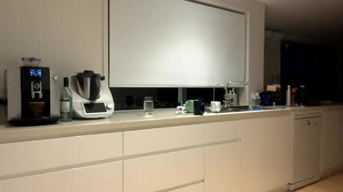 h babe online show from December 10, 6:28 pm