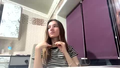 Lili online show from March 14, 2:54 pm