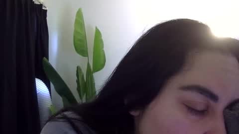 heatwavee online show from April 21, 12:01 pm