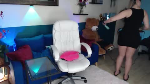 hebelongs2her online show from November 13, 9:06 pm