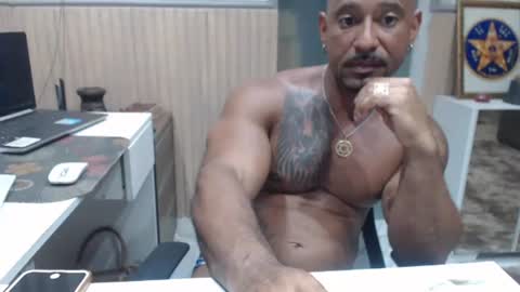 hebertgomes online show from February 18, 10:20 pm