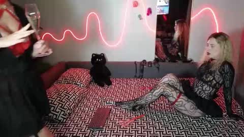 Heidi brunette Foxy red head and Carrie blondie online show from February 14, 1:40 pm