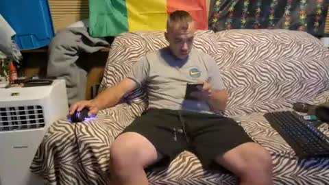 xxScubaStevexx online show from July 5, 7:59 am