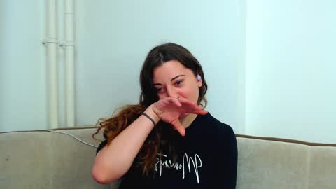 helen_adams_ online show from December 9, 1:45 pm