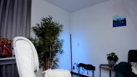 helen_miller online show from March 8, 12:44 am