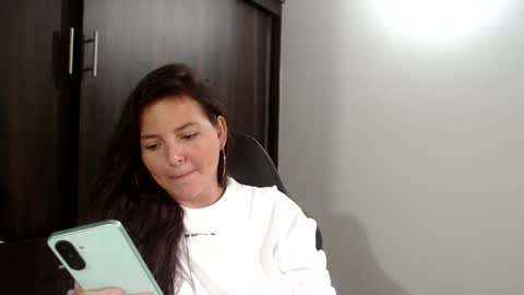 helena online show from October 12, 3:04 pm