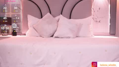 helena_whaite online show from July 13, 1:15 pm