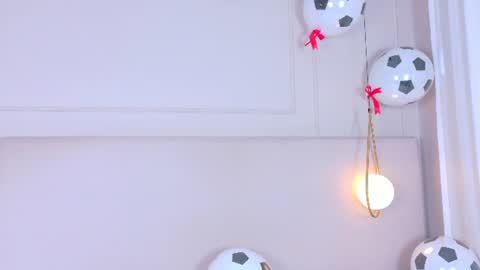 helenafoumier online show from June 17, 2:27 am