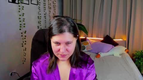 helenahoffmann online show from February 18, 4:23 am