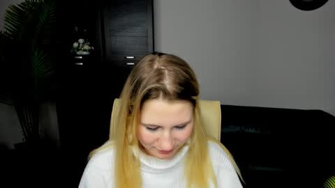 helenastevenson online show from March 7, 1:31 am