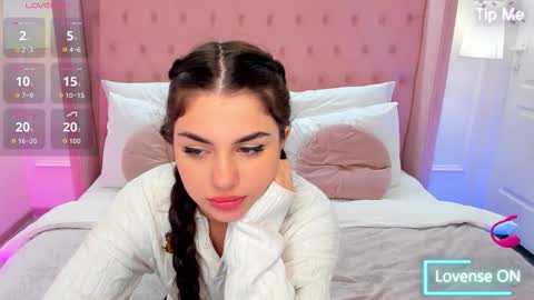 Helen online show from November 7, 3:47 pm