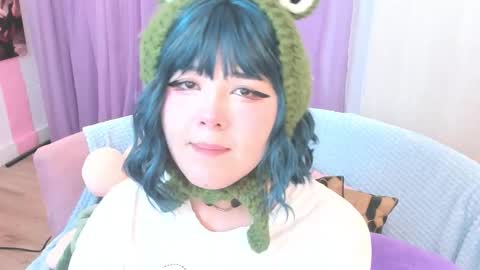 Snapshot of hell_fairy chatting on October 18, 6:17 am Laura online show from October 18, 6:17 am