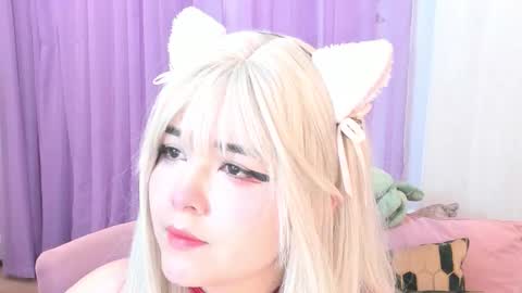 Snapshot of hell_fairy chatting on October 21, 5:56 am Laura online show from October 21, 5:56 am
