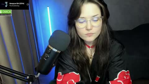 Snapshot of hell_hotline chatting on September 28, 7:12 pm Red online show from September 28, 7:12 pm