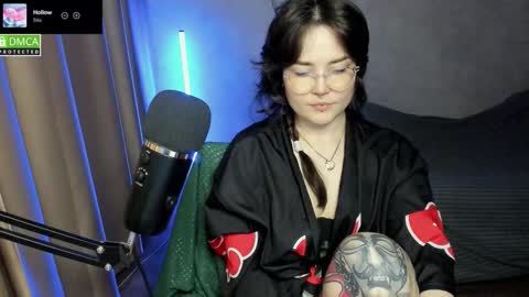 Snapshot of hell_hotline chatting on October 3, 6:49 pm Red online show from October 3, 6:49 pm