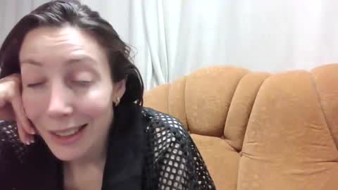 HellaryTourent online show from February 9, 6:00 pm