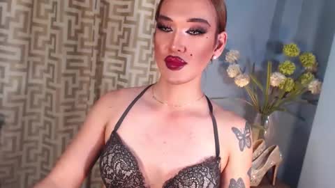 hellatarahathor online show from March 15, 11:35 am