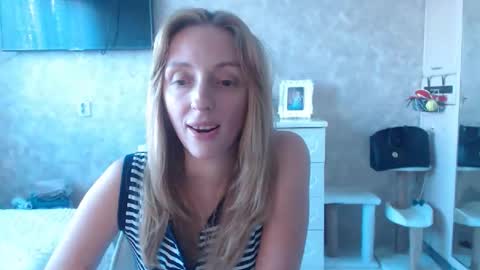Snapshot of hellokittykaty chatting on September 25, 7:37 am Victory online show from September 25, 7:37 am