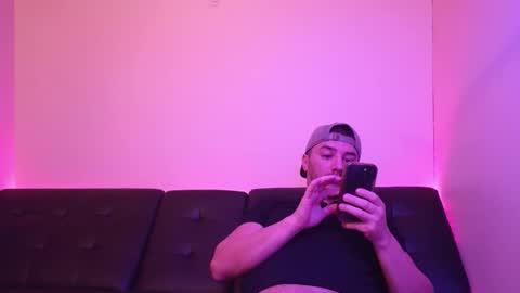 HENNIDRIP online show from January 13, 5:37 am