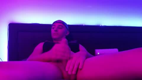 HENNIDRIP online show from November 20, 8:13 am