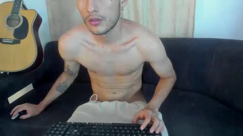 henrik_senn online show from October 28, 3:51 am