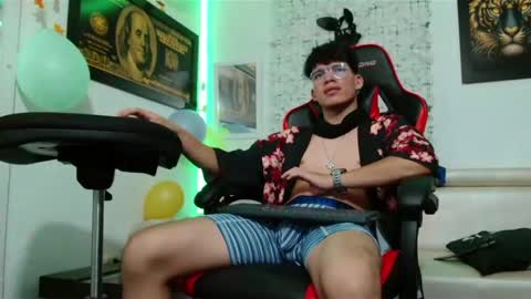 hercules_men online show from February 6, 9:11 am