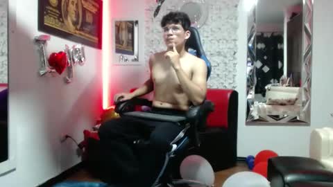 hercules_men online show from February 28, 7:58 am