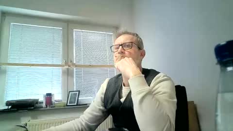 hering76 online show from March 30, 10:48 am