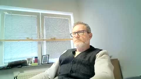 hering76 online show from March 31, 10:59 am
