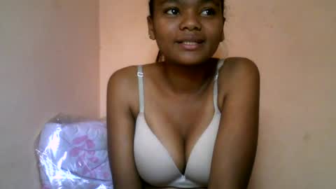 herisse01 online show from June 12, 8:02 am