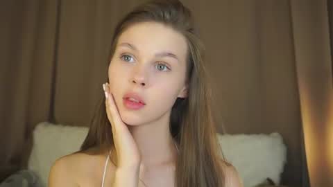 Nicole online show from June 9, 7:24 pm