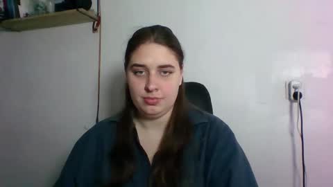 hess_luna_ online show from October 27, 10:15 am