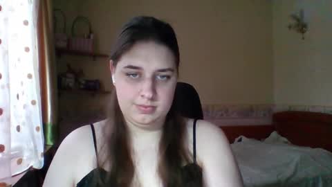 hess_luna_ online show from February 6, 10:41 am