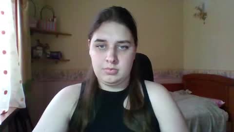 hess_luna_ online show from February 5, 10:30 am