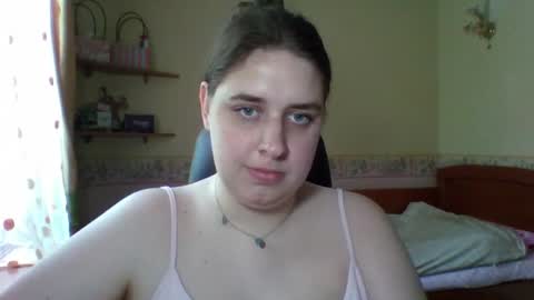 hess_luna_ online show from June 9, 9:20 am