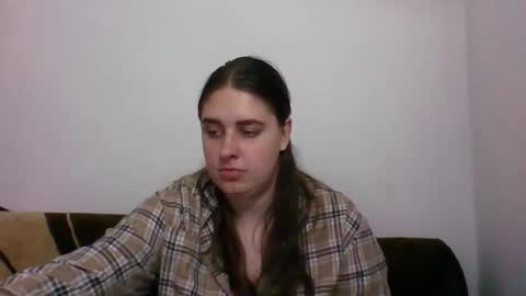 hess_luna_ online show from October 2, 10:58 am