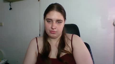 hess_luna_ online show from October 16, 9:31 am