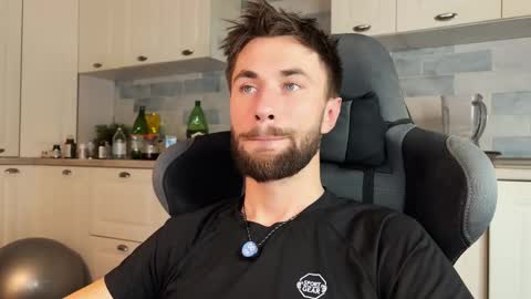 Arnold online show from December 14, 2:29 am