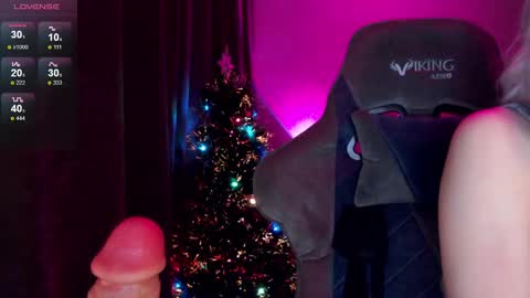 Snapshot of hey_nora_ chatting on December 27, 2:25 am  Nora  online show from December 27, 2:25 am