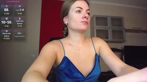 Lina online show from December 3, 9:21 am