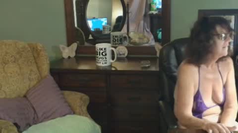 hidden_gold_milf online show from October 12, 7:56 am