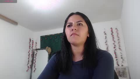 hilaril18 online show from July 16, 12:14 am