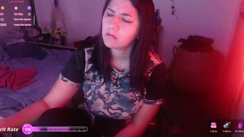 hilaril18 online show from June 5, 11:54 pm