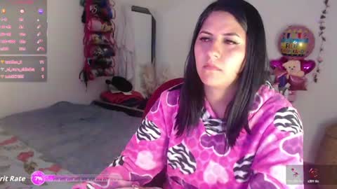 hilaril18 online show from June 13, 3:39 am