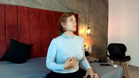 hinata_moonn online show from June 19, 12:44 pm
