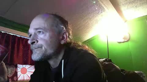 hippiedad333 online show from February 5, 10:35 pm